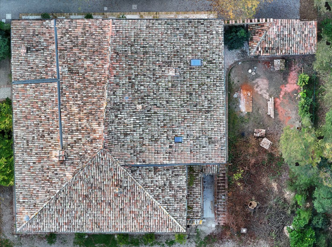 Villa Melara, Sasso Marconi: il manto in coppi Ortofoto da drone: Villa Melara, Sasso Marconi: il manto in coppi
