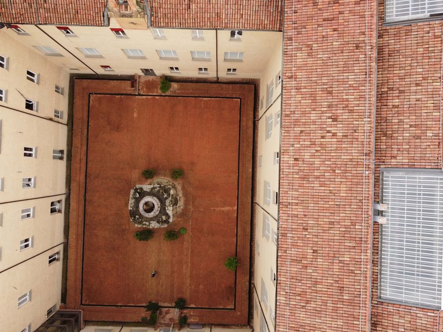 Accademia di Belle Arti di Bologna: il cortile dall'alto Ripresa da drone: Accademia di Belle Arti di Bologna: il cortile dall'alto
