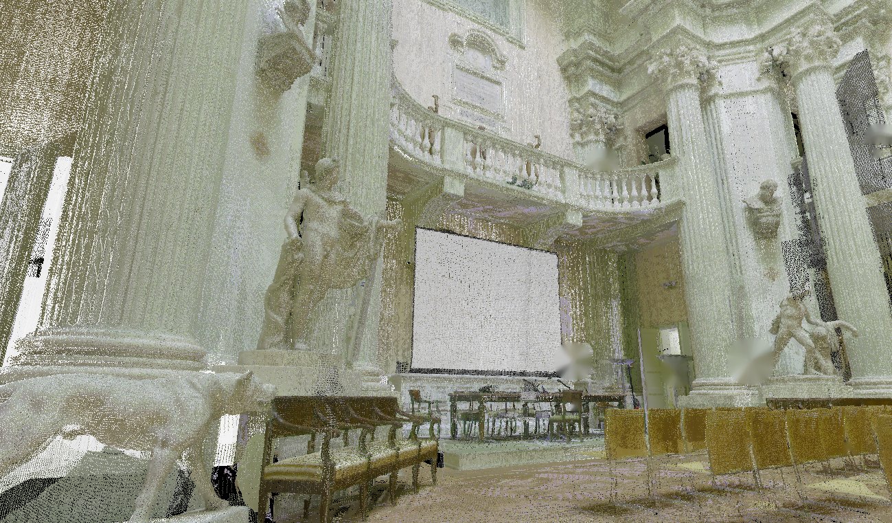 Calchi di statue fra le colonne dell'Aula Magna, nuvola di punti a colori