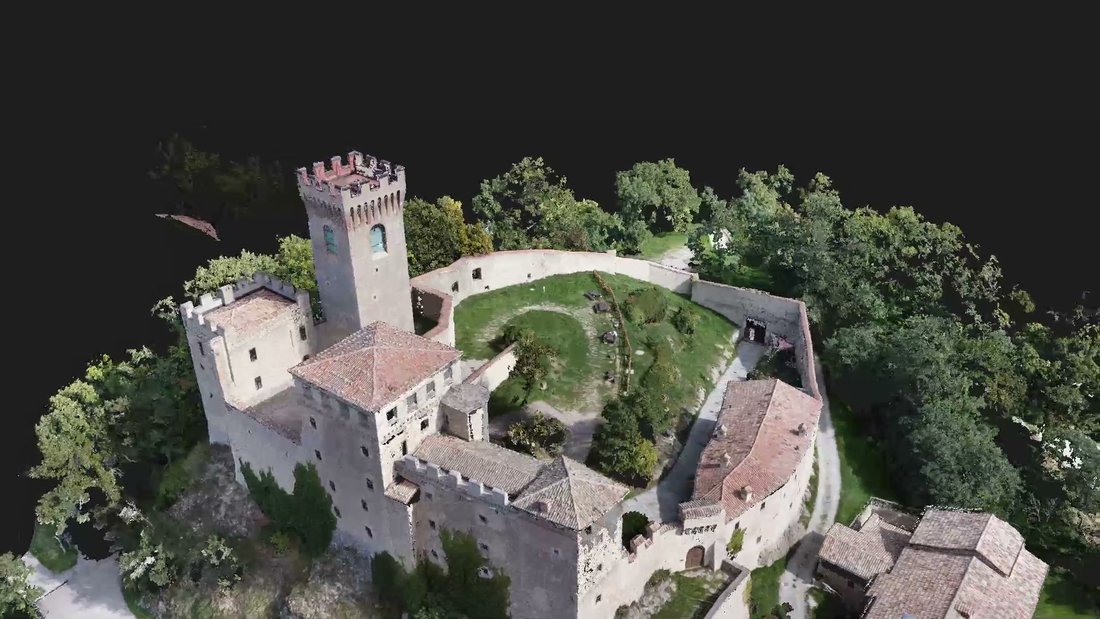 Castello di Montecuccolo, Pavullo nel Frignano: il colle dall'alto Modello 3D fotogrammetrico: Castello di Montecuccolo, Pavullo nel Frignano: il colle dall'alto