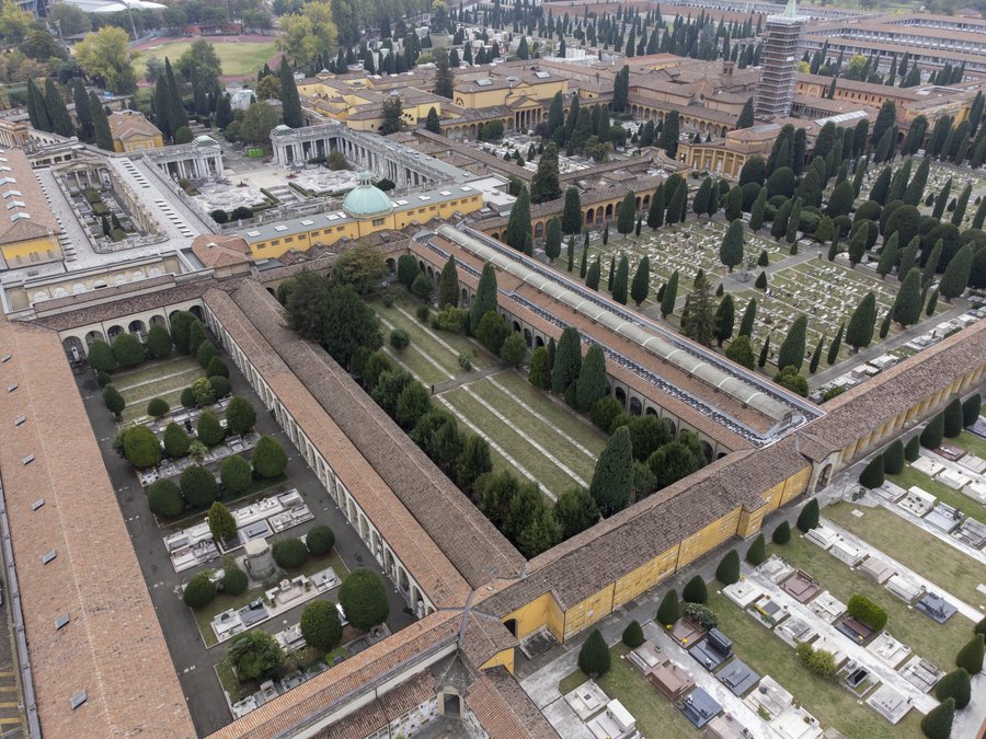 Certosa di Bologna: i chiostri dal drone Ortofoto da drone: Certosa di Bologna: i chiostri dal drone