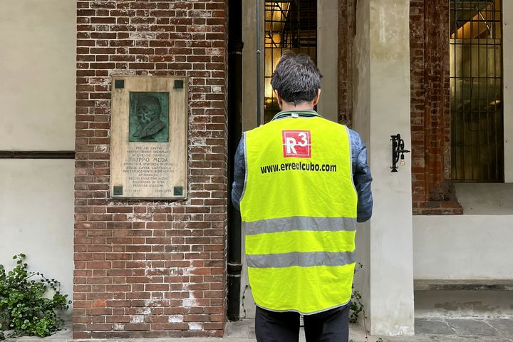 Rilievo con laser scanner sotto un portico storico